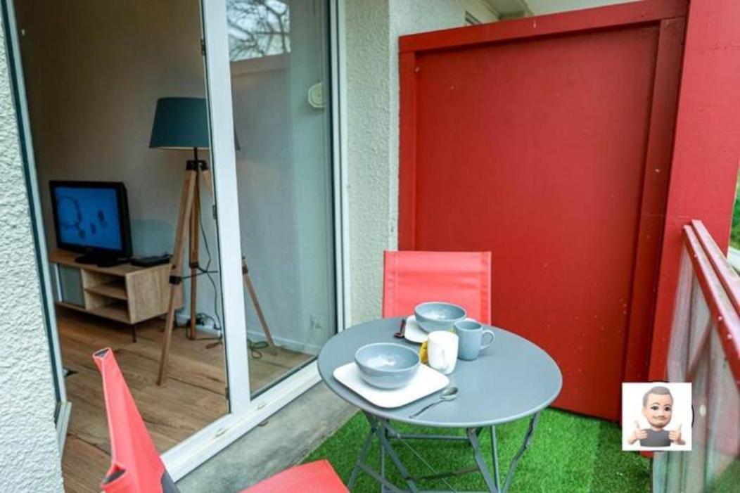 شقة Le Petit Park-Studio-Terrasse- Piscine-Wifi Fibre بو المظهر الخارجي الصورة
